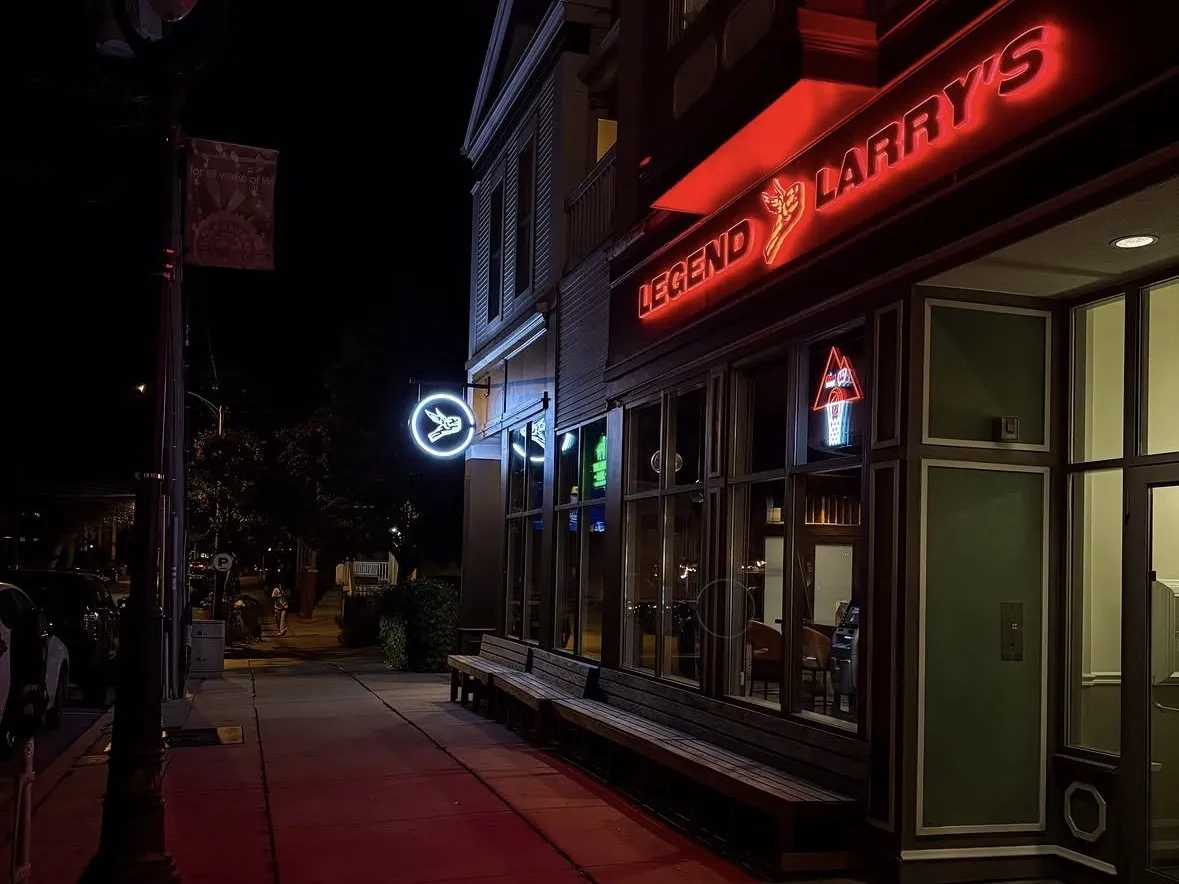 Exterior of Legend Larry's in Milwaukee, Wisconsin